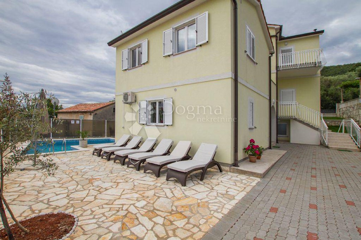 Casa Ravni, Raša, 199m2