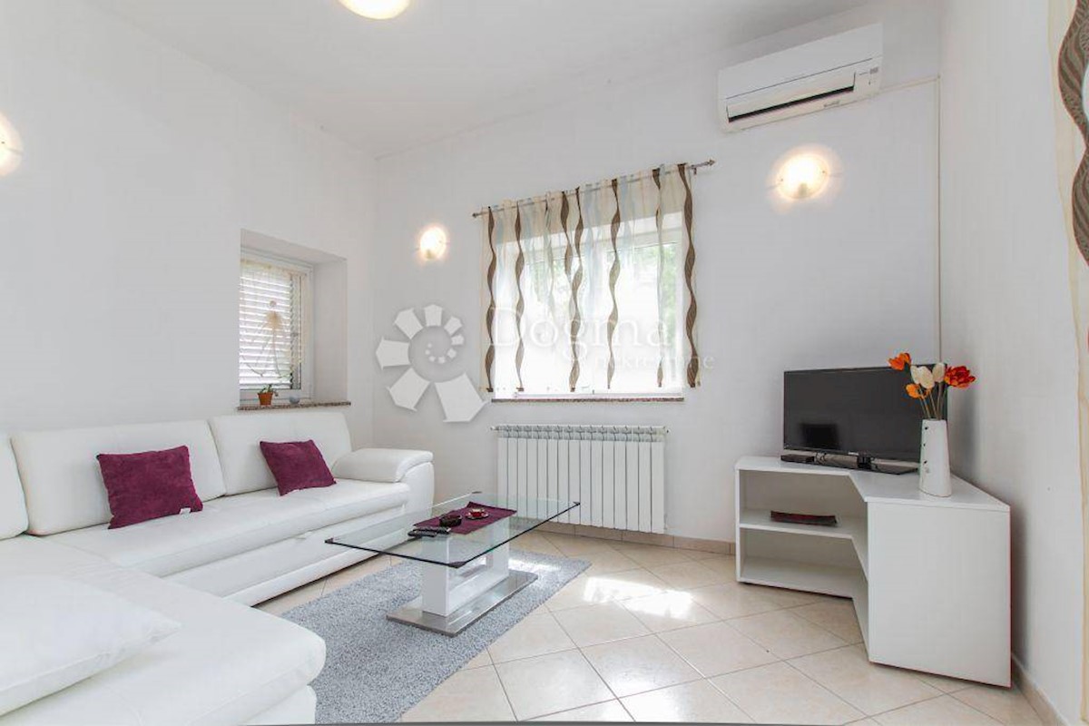 Casa Ravni, Raša, 199m2