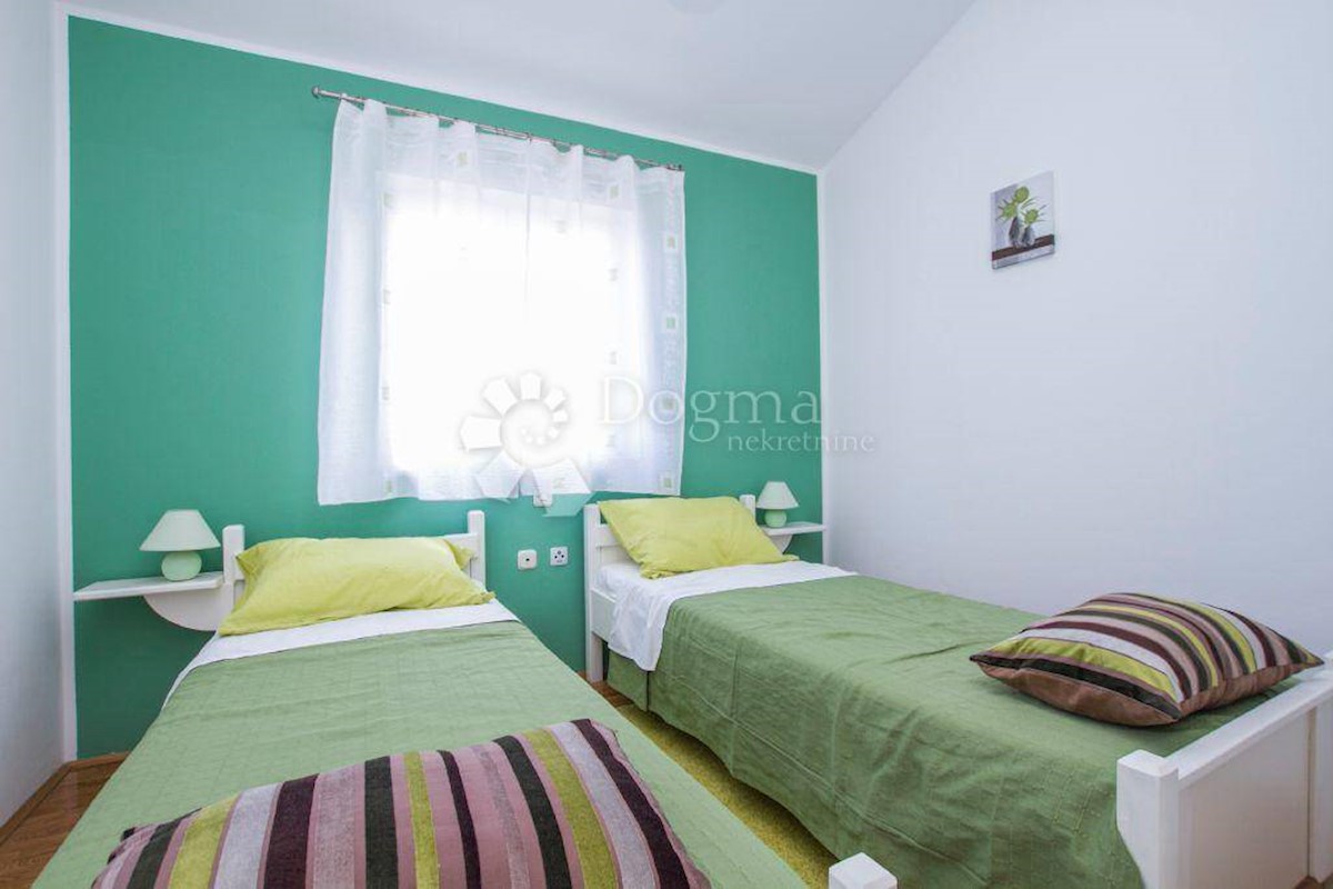 Casa Ravni, Raša, 199m2