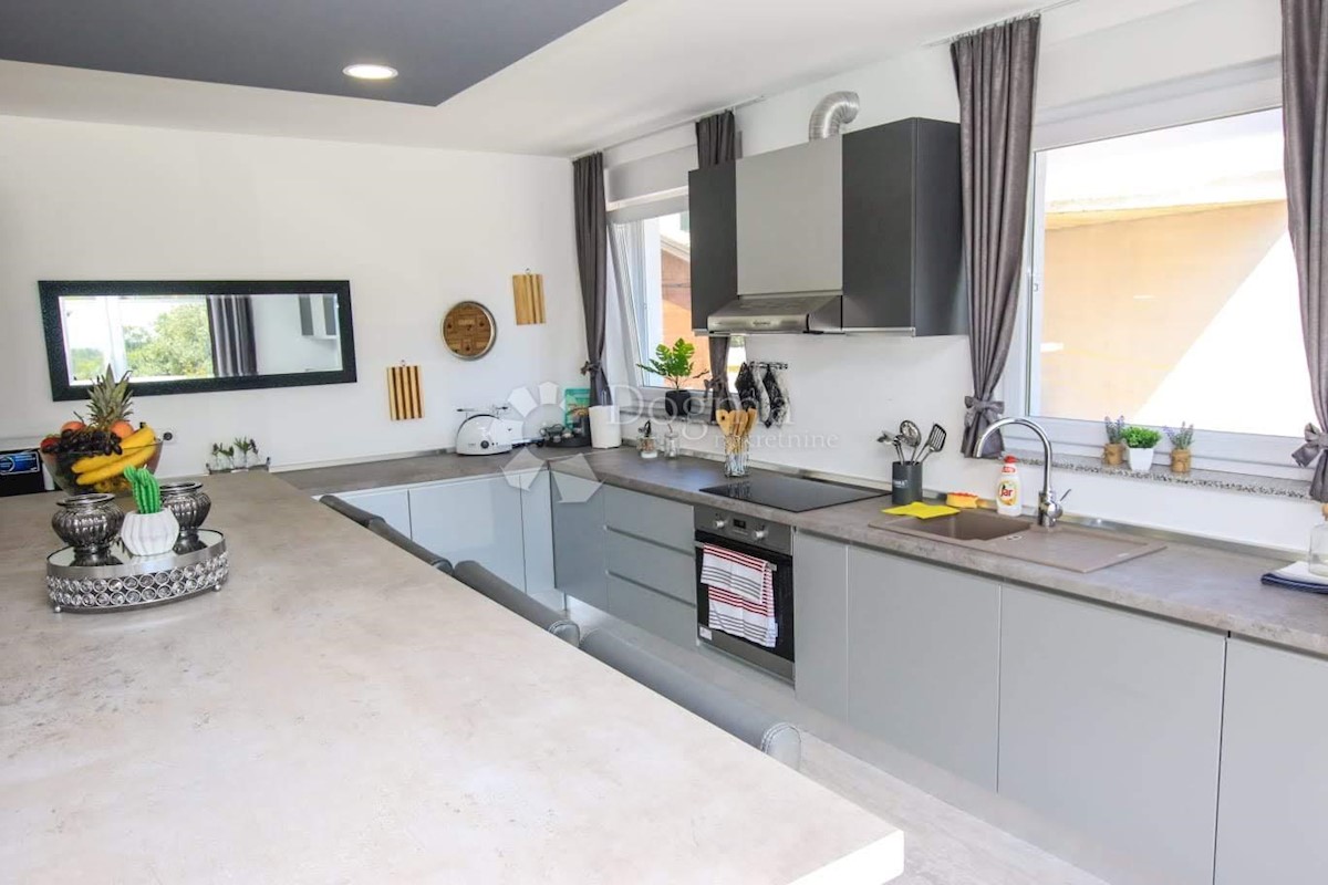 Casa Poreč, 400m2