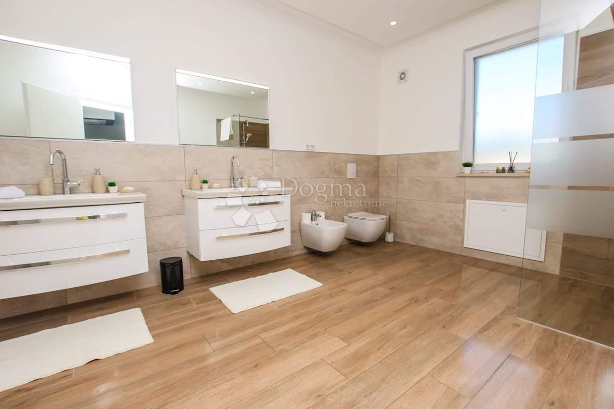 Casa Poreč, 400m2
