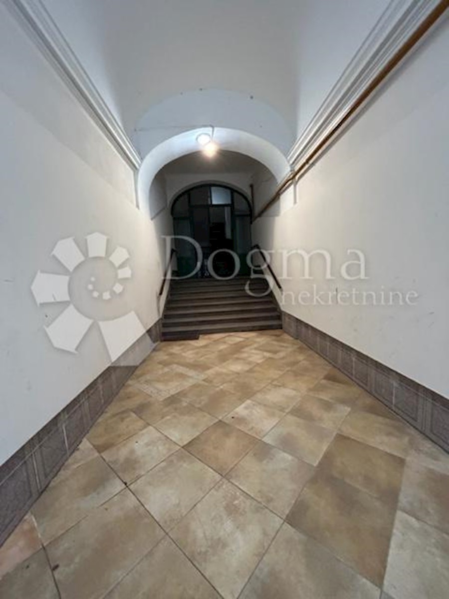 Allogio Centar, Rijeka, 72,73m2