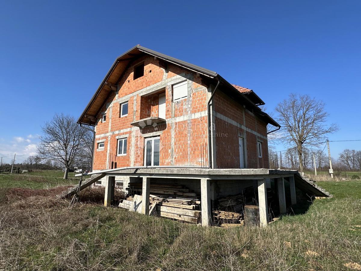 Casa Centar, Gospić, 10.117m2