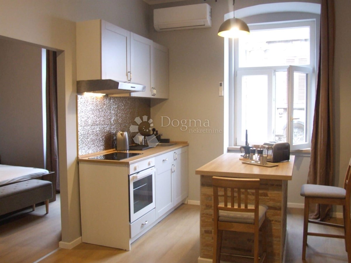 Allogio Centar, Rijeka, 88m2