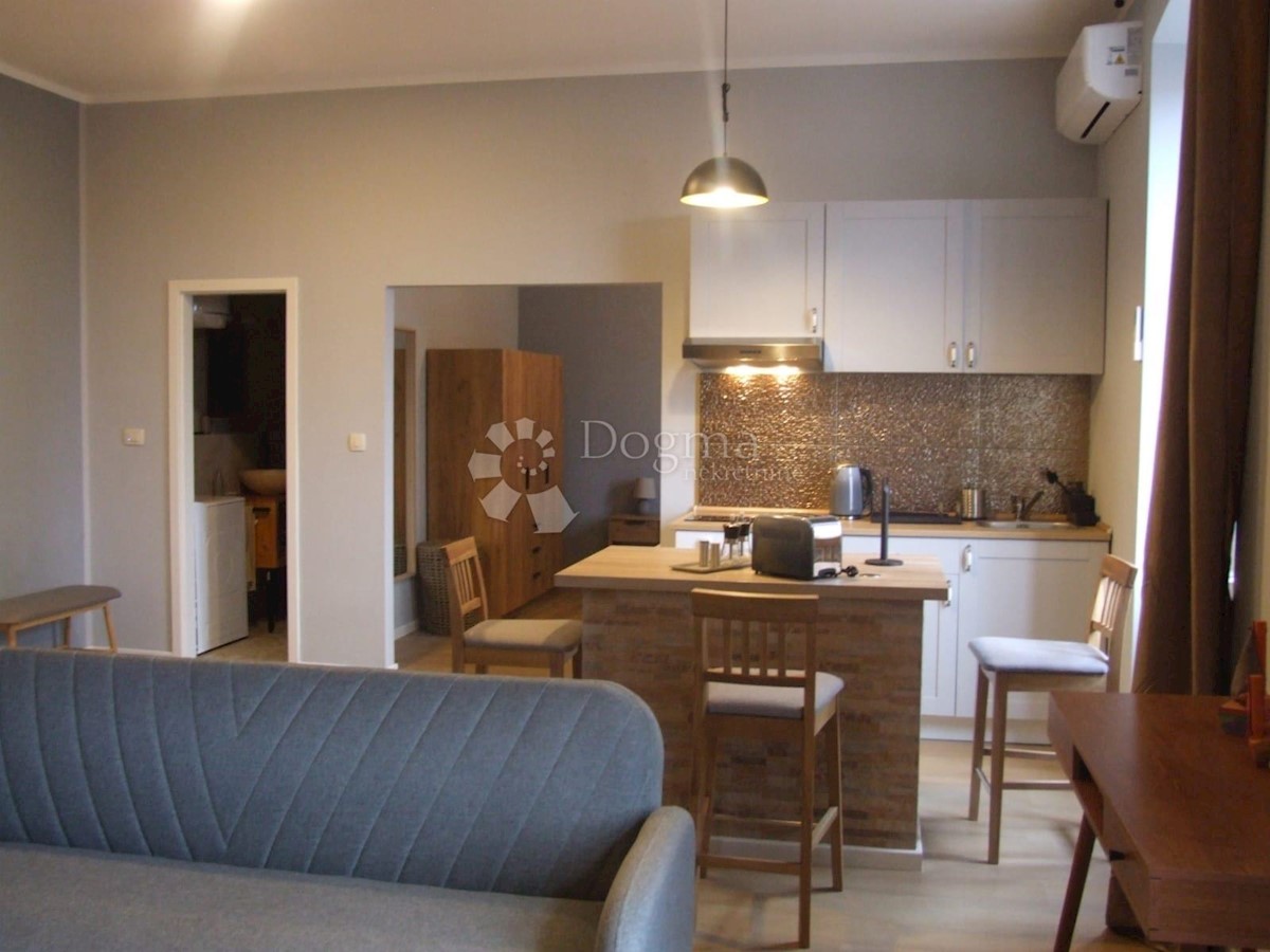 Allogio Centar, Rijeka, 88m2