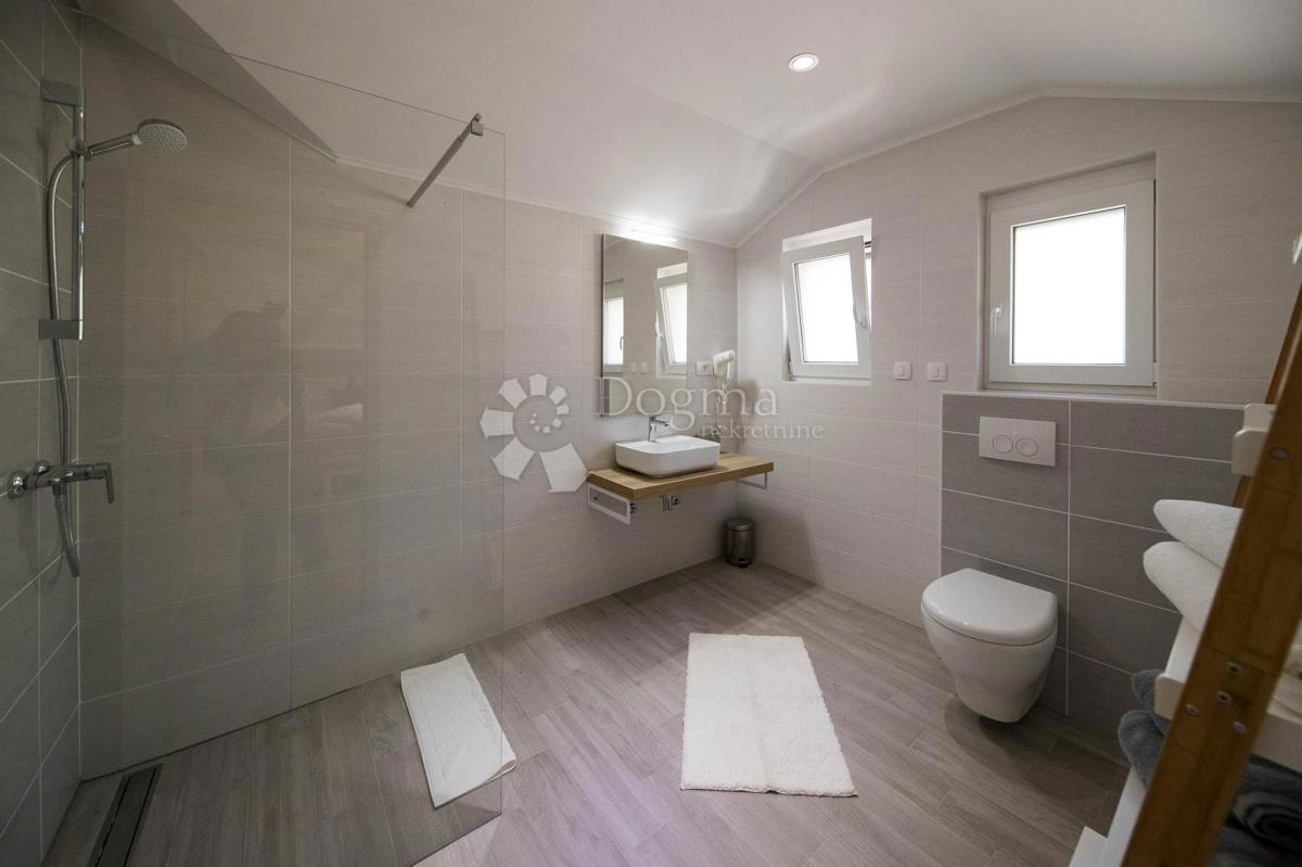 Casa Tribalj, Vinodolska Općina, 330m2