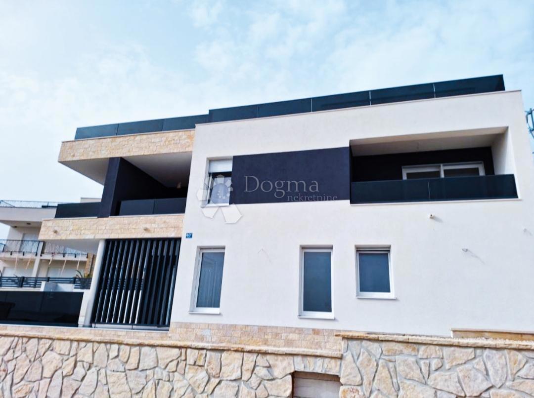 Casa Rtina, Ražanac, 191,70m2