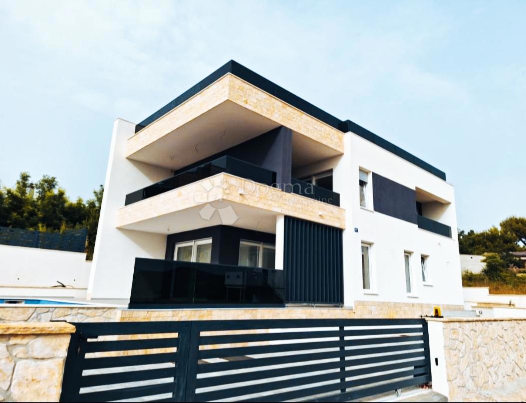 Casa Rtina, Ražanac, 191,70m2