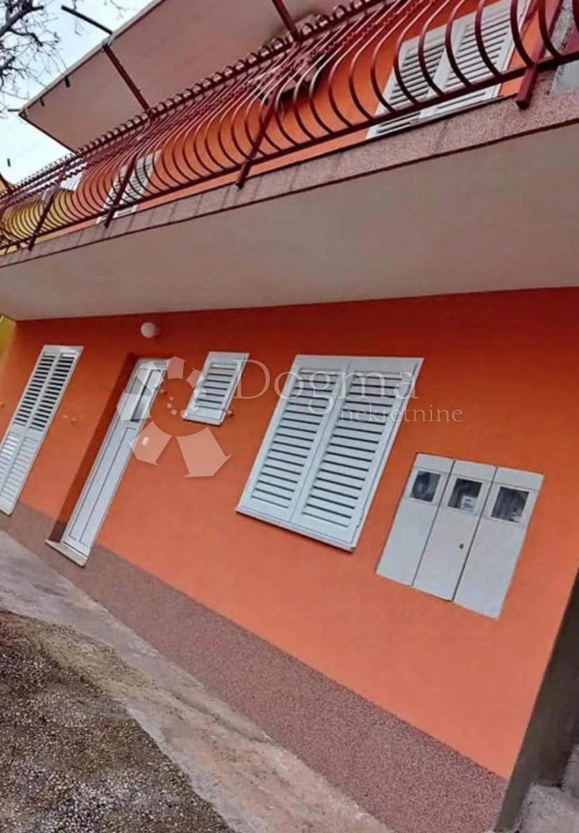 Casa Žrnovnica, Split - Okolica, 160m2