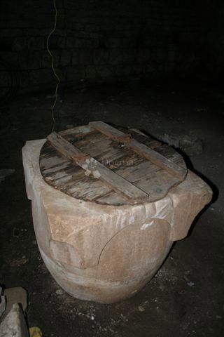 KAMENA KUĆA, LASTOVO