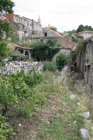 KAMENA KUĆA, LASTOVO