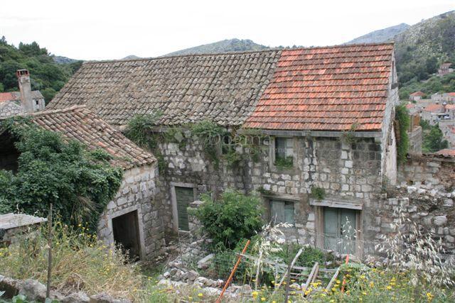 KAMENA KUĆA, LASTOVO