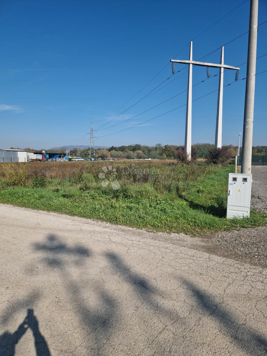 Terreno Kerestinec, Sveta Nedelja, 2.039m2