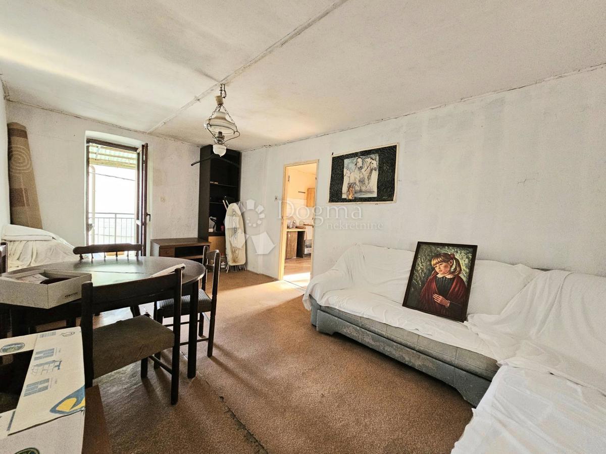 OCCASIONE! Ampia proprietà (240 m2) da ristrutturare