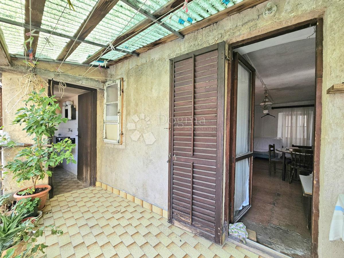 OCCASIONE! Ampia proprietà (240 m2) da ristrutturare