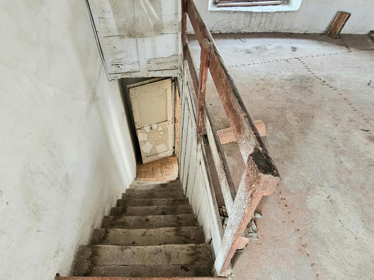 OCCASIONE! Ampia proprietà (240 m2) da ristrutturare