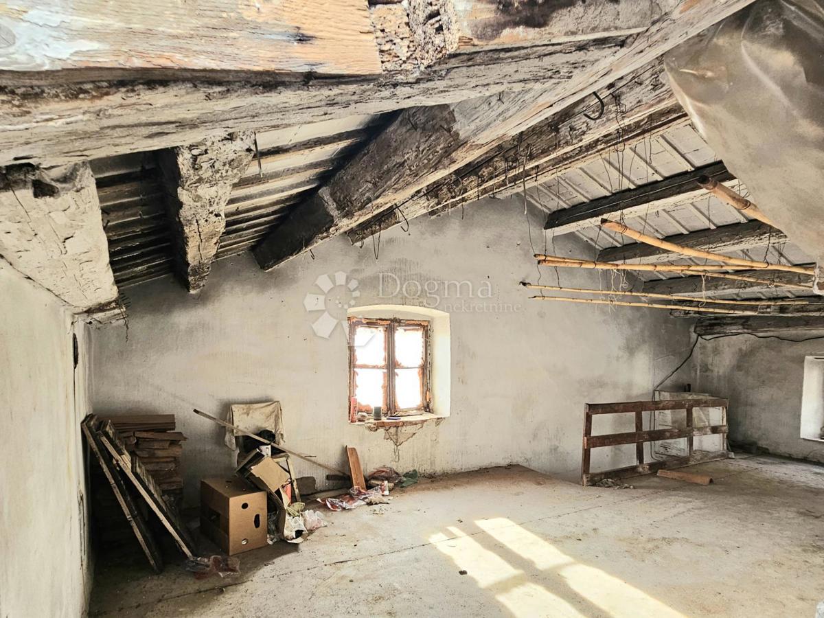 OCCASIONE! Ampia proprietà (240 m2) da ristrutturare