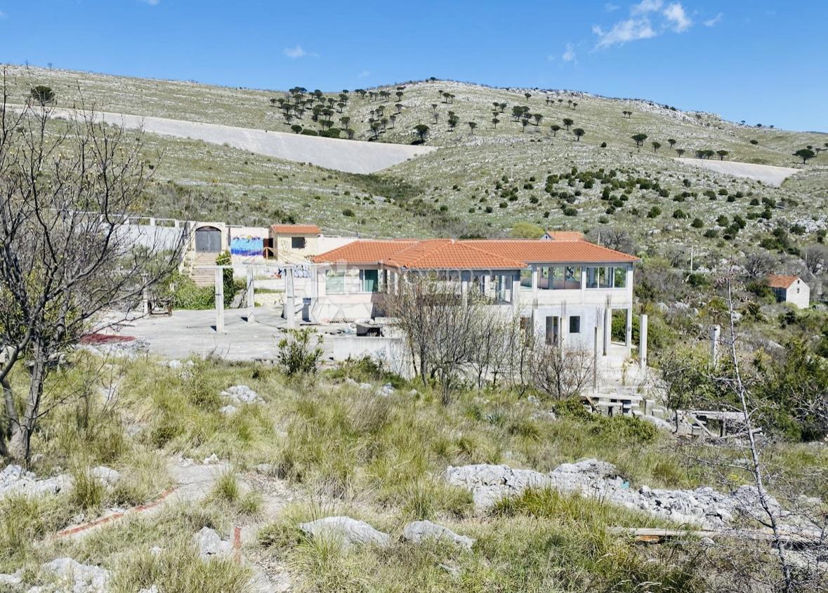 Locale commerciale Plano, Trogir - Okolica, 5.548m2