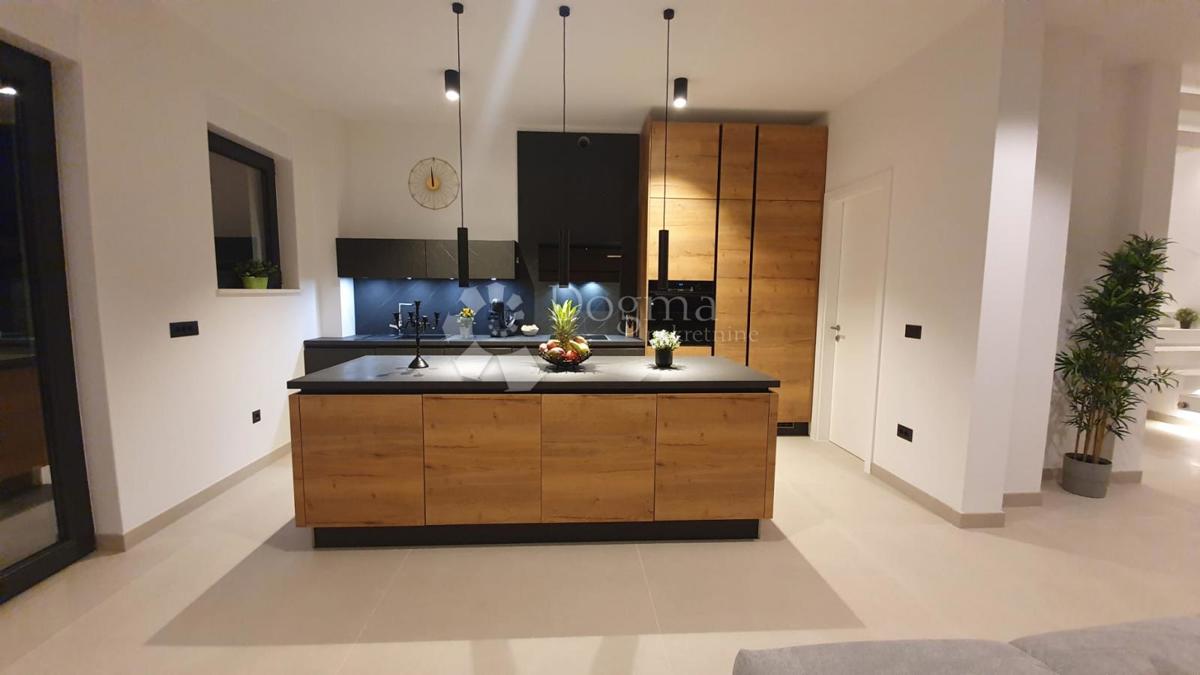 Casa Novalja, 310m2