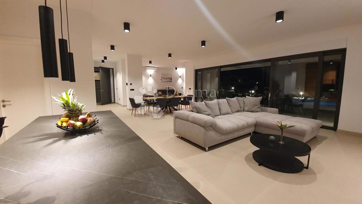 Casa Novalja, 310m2
