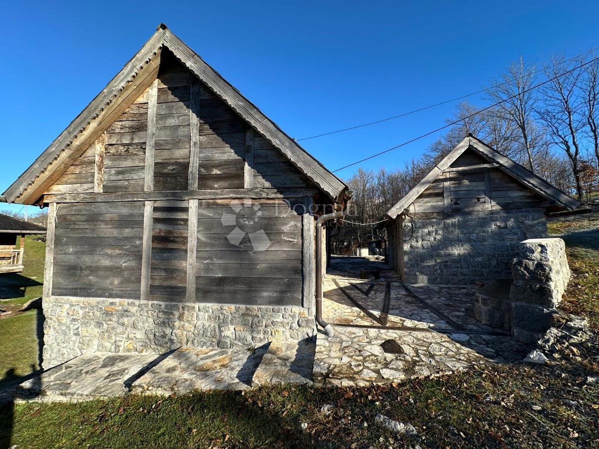 Casa Udbina, 1.000m2