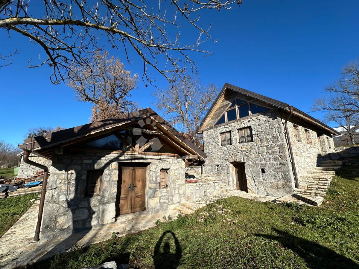 Casa Udbina, 1.000m2