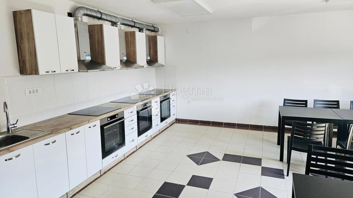 Casa Soblinec, Sesvete, 300m2