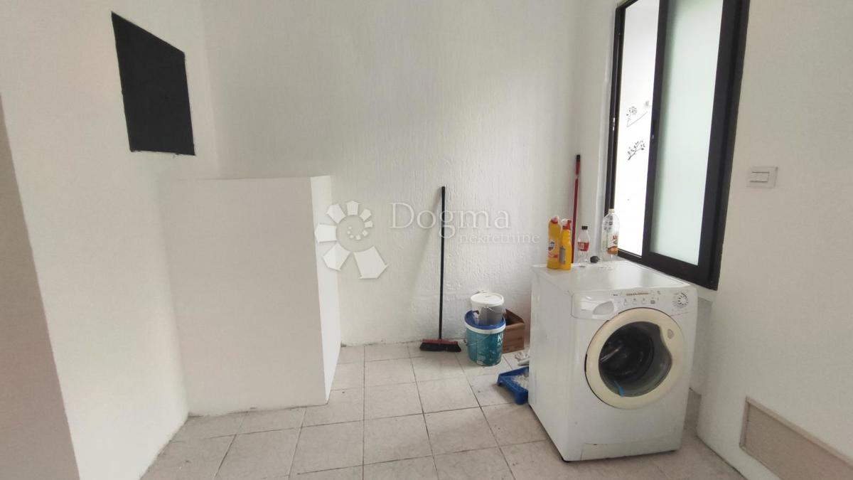 Locale commerciale Zamet, Rijeka, 28m2