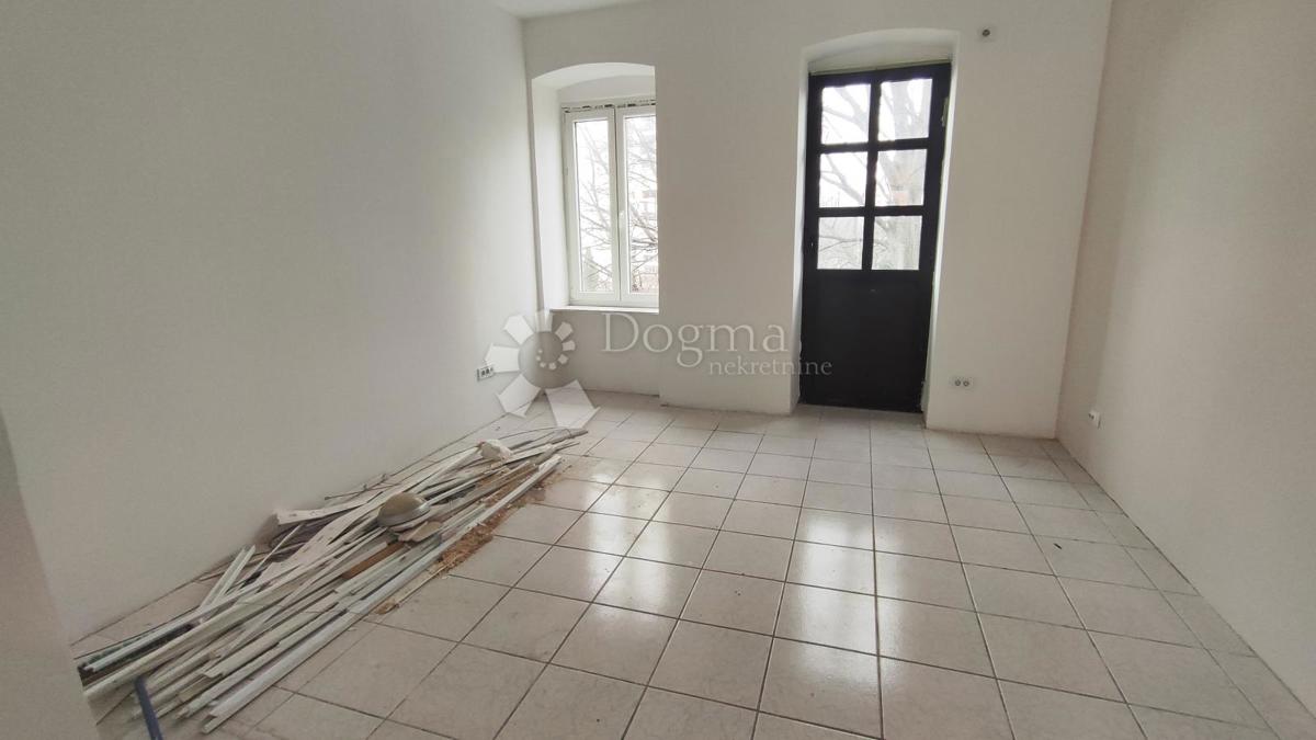 Locale commerciale Zamet, Rijeka, 28m2