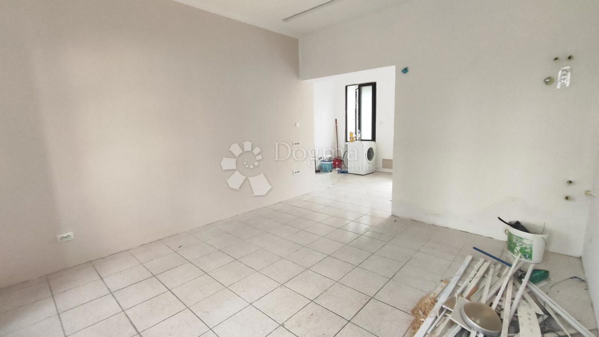 Locale commerciale Zamet, Rijeka, 28m2