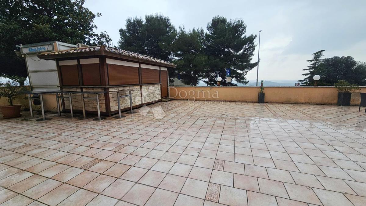 Locale commerciale Buje, 92,92m2