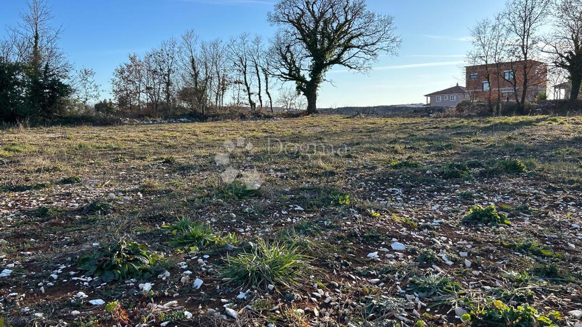 Terreno edificabile Kanfanar, 945m2