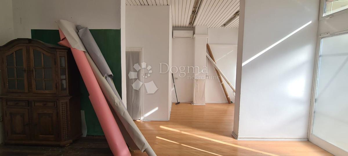 Locale commerciale Donja Dubrava, 46m2