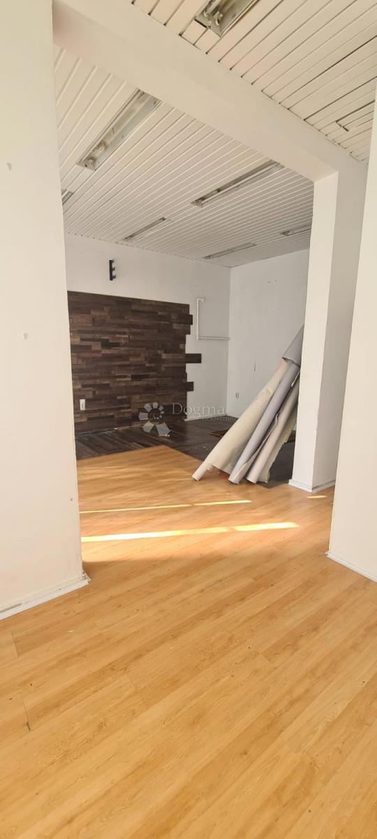 Locale commerciale Donja Dubrava, 46m2