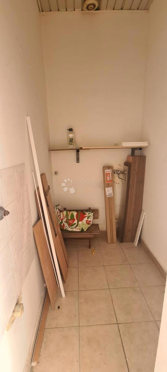 Locale commerciale Donja Dubrava, 46m2