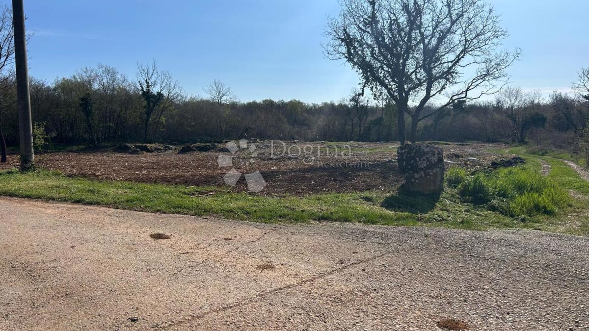 TERRENO EDIFICABILE ATTRAENTE - zona Parenzo