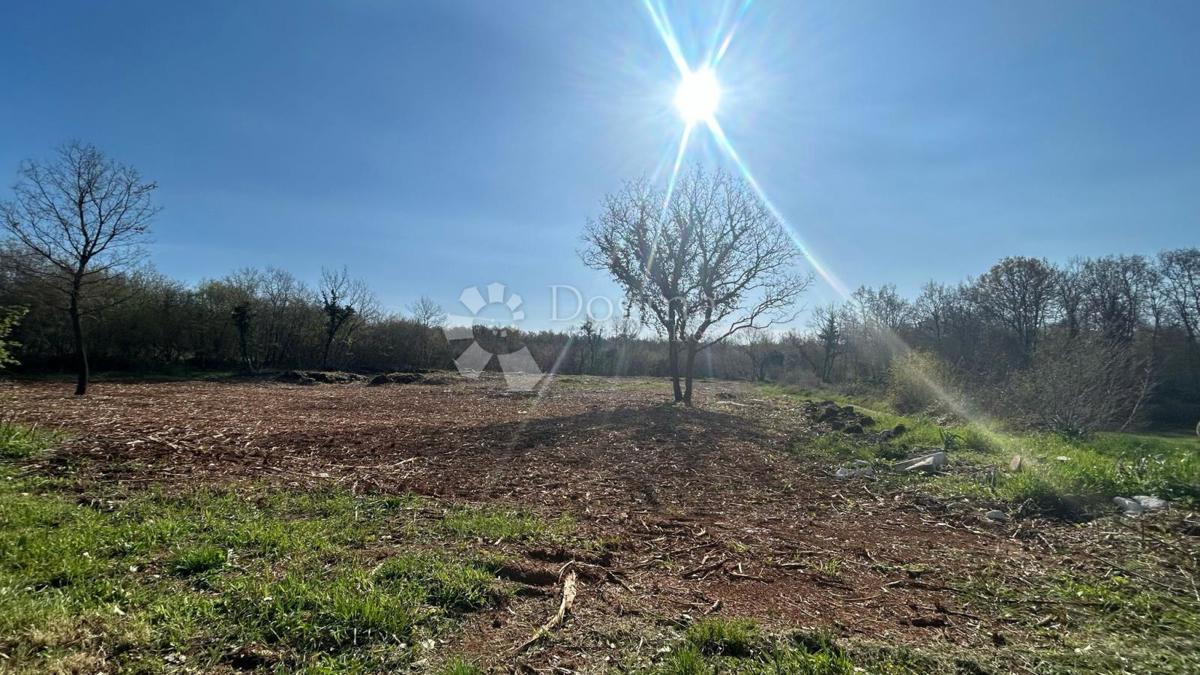TERRENO EDIFICABILE ATTRAENTE - zona Parenzo