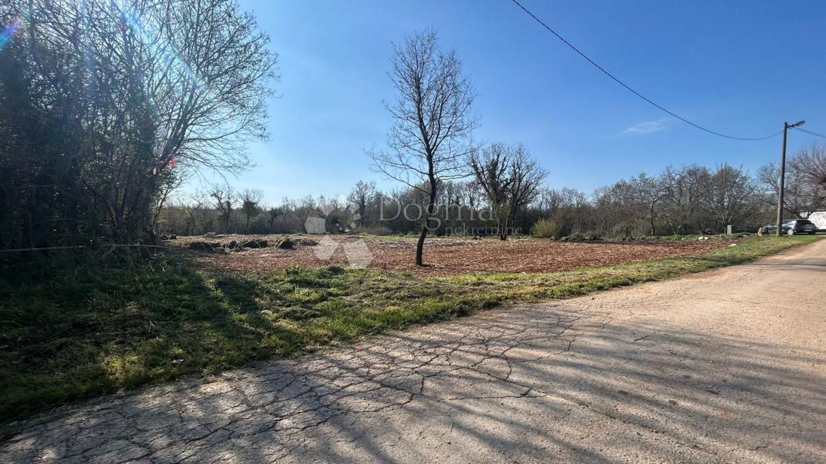 TERRENO EDIFICABILE ATTRAENTE - zona Parenzo