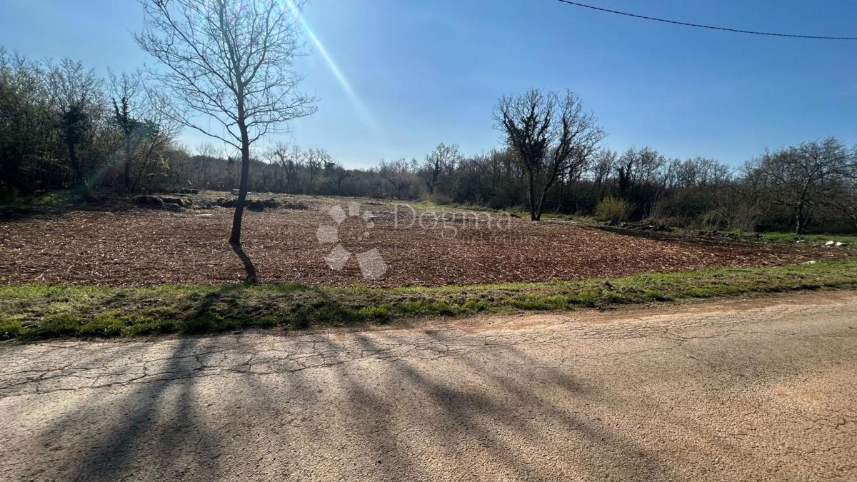 TERRENO EDIFICABILE ATTRAENTE - zona Parenzo