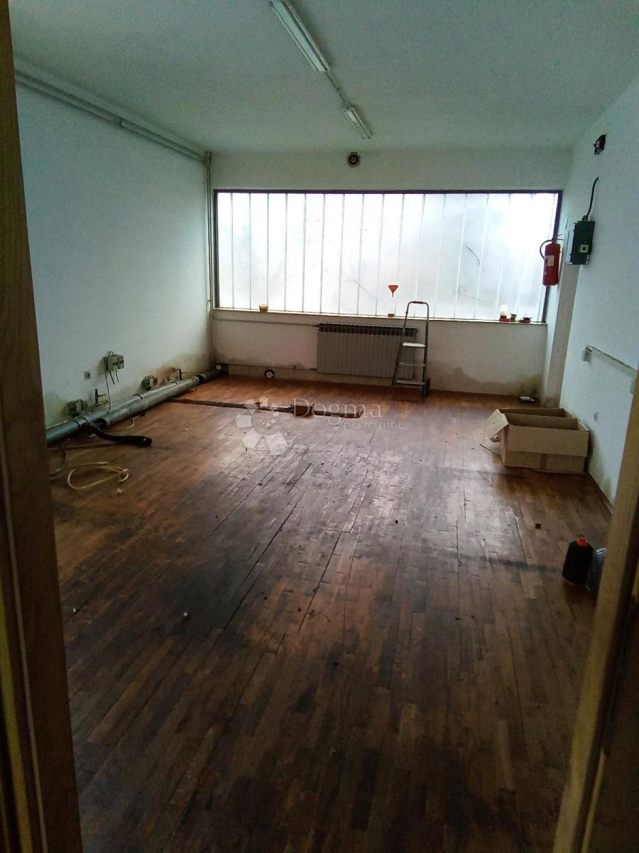 Locale commerciale Donji Vidovec, 622,58m2