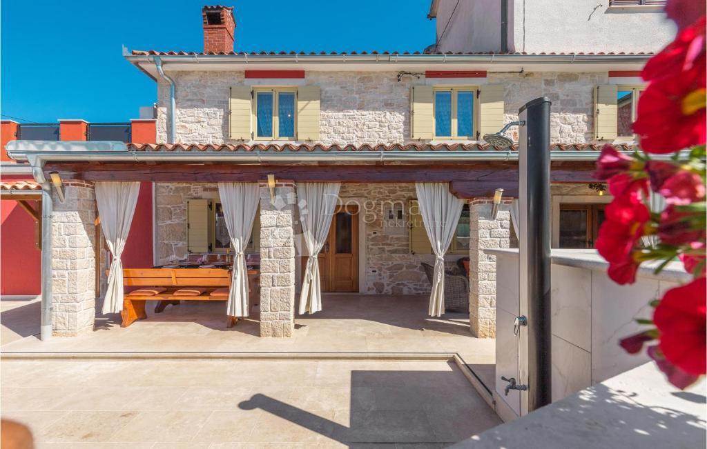 Casa Kaštel, Buje, 597m2