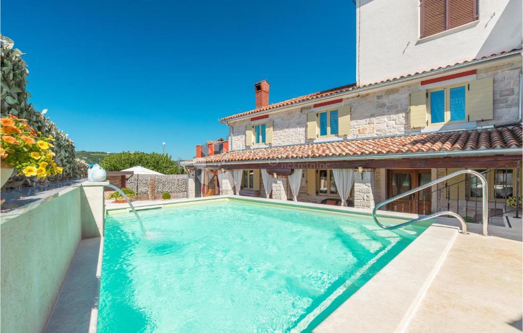 Casa Kaštel, Buje, 597m2