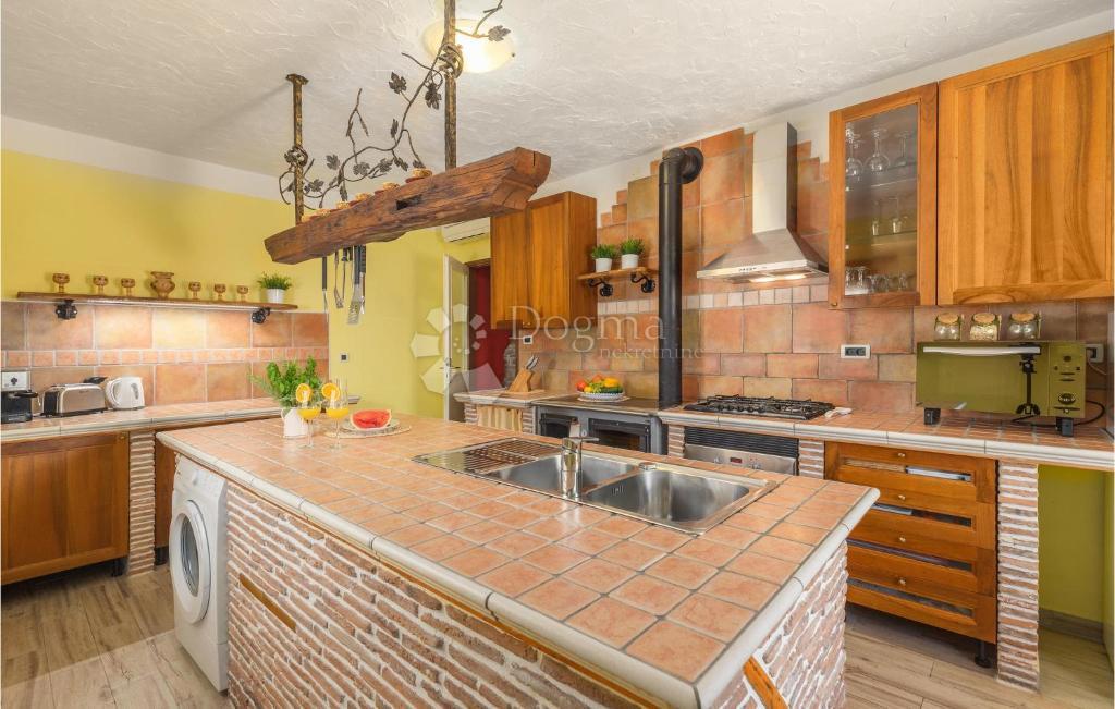 Casa Kaštel, Buje, 597m2