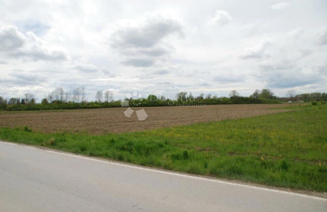 Terreno edificabile Posavski Bregi, Ivanić-Grad - Okolica, 31.857m2