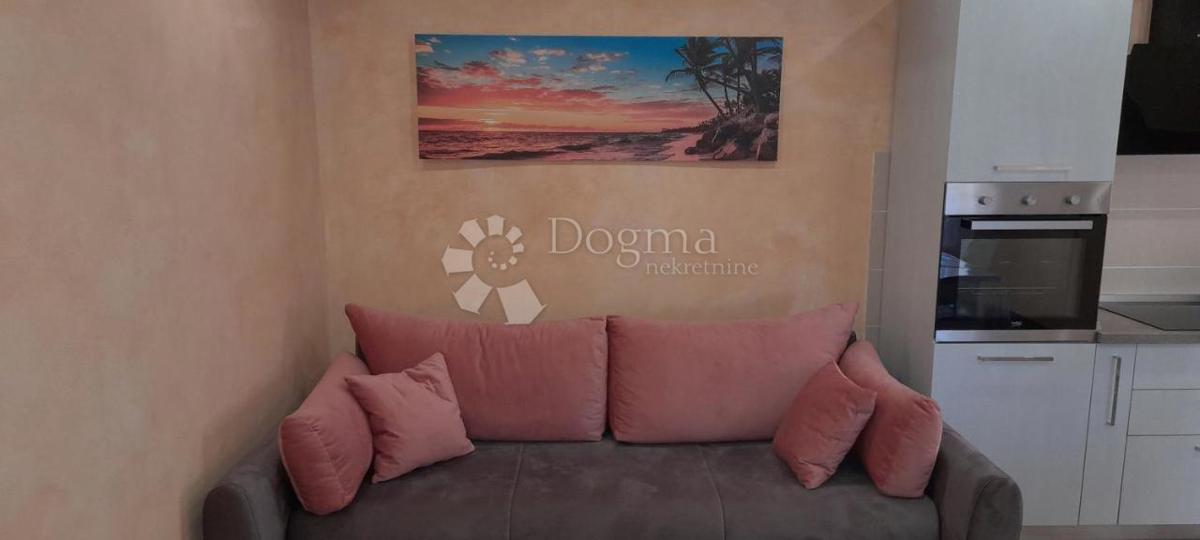 Casa con appartamento ristrutturato e terreno edificabile, a 5 minuti da Pisino