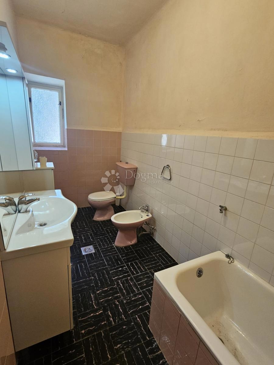 Allogio Kantrida, Rijeka, 77m2