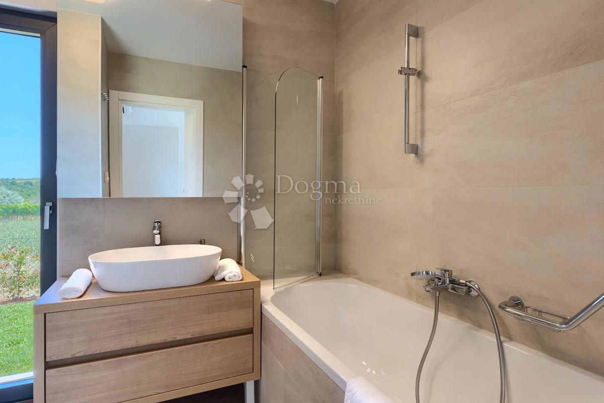 Casa Brtonigla, 264m2