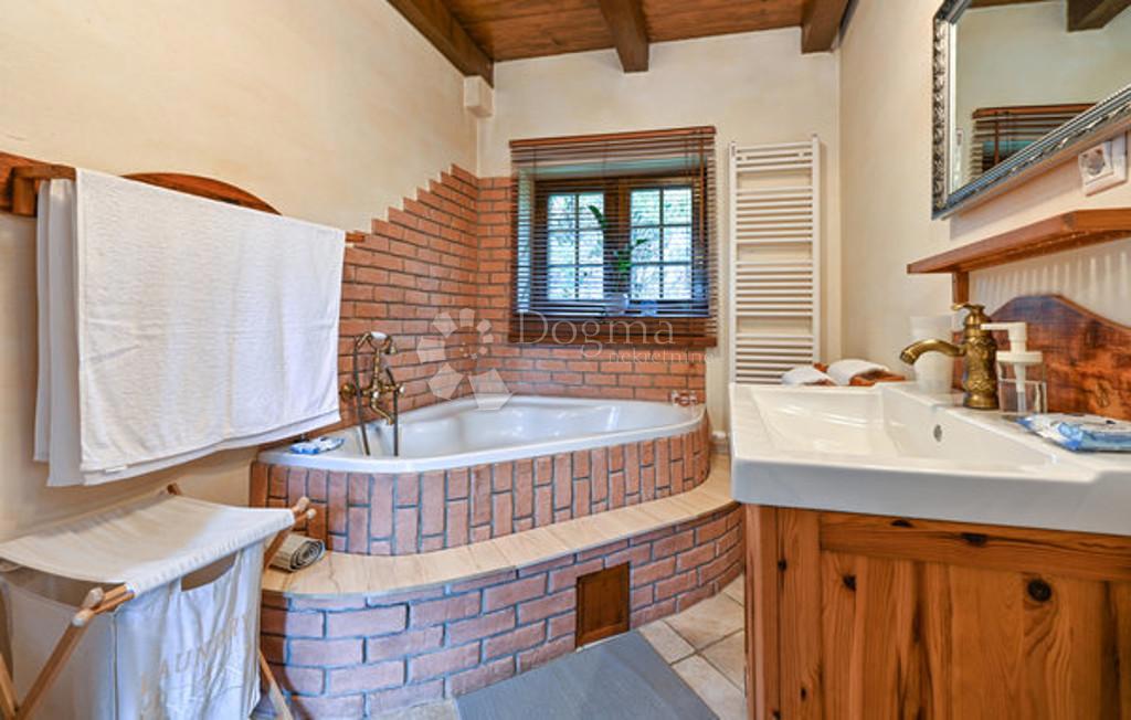 Casa Trški Vrh, Krapina - Okolica, 180m2