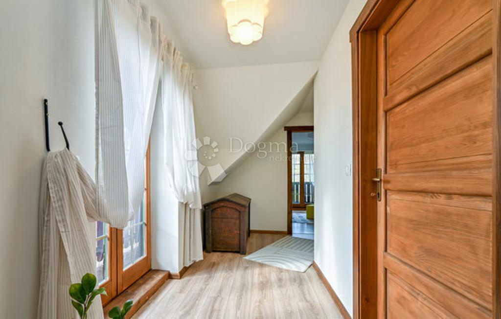 Casa Trški Vrh, Krapina - Okolica, 180m2