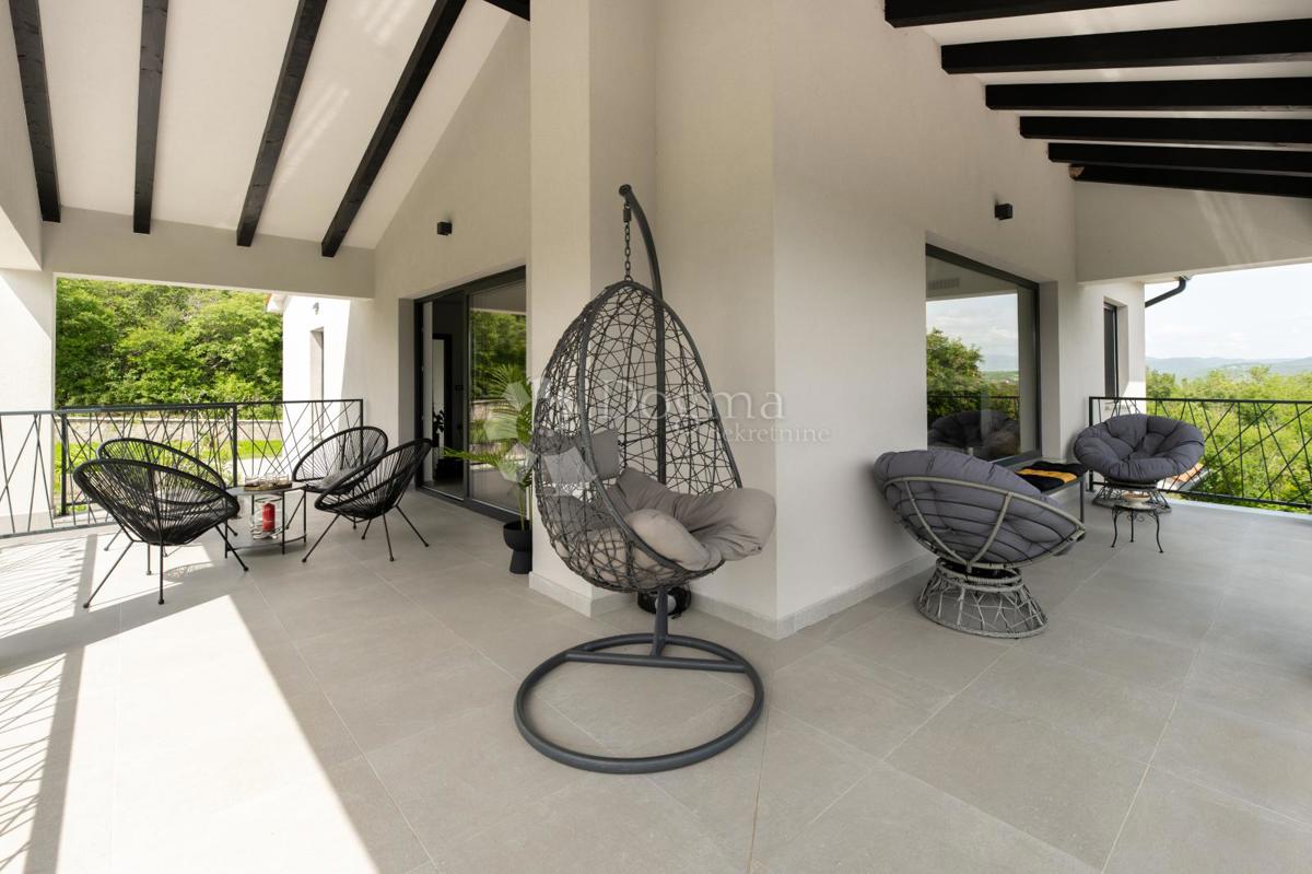 BELLISSIMA CASA A UN PIANO CON PISCINA SU LOTTO SEPARATO